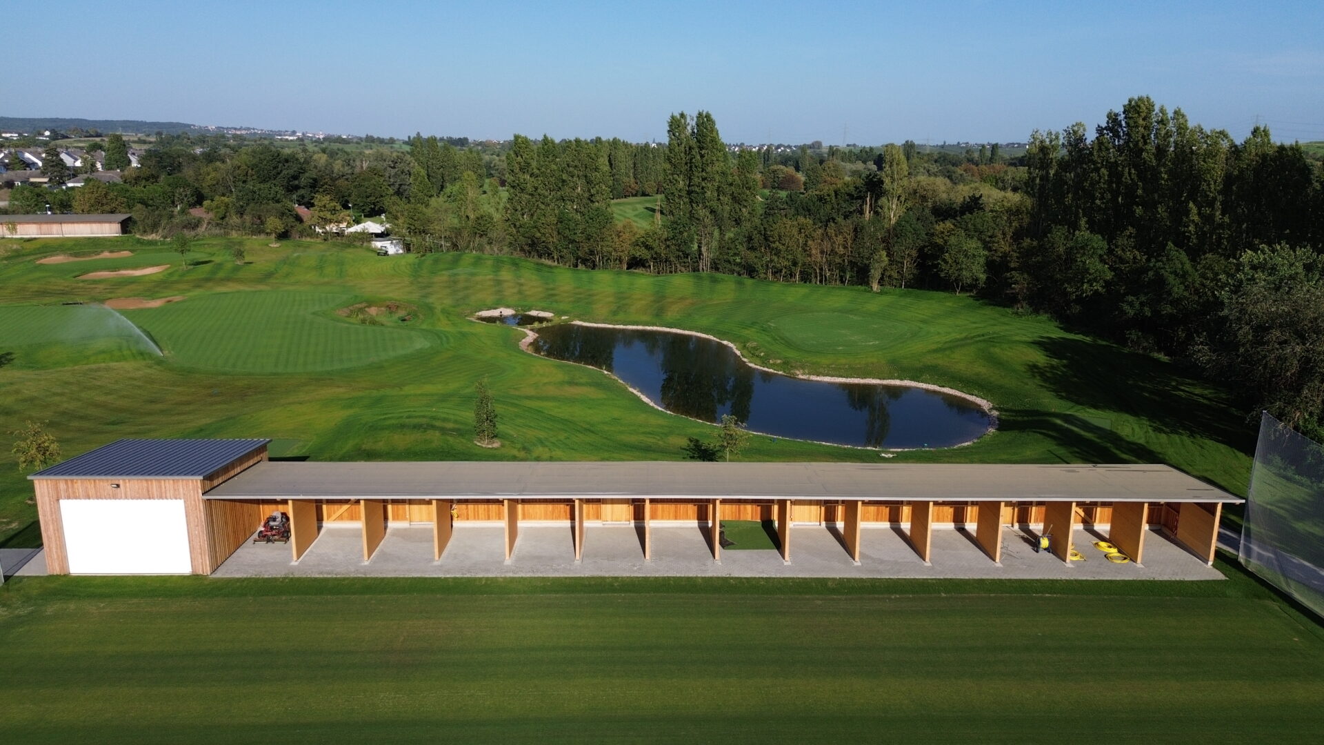Luftbild von Kurzplatz und Driving Range