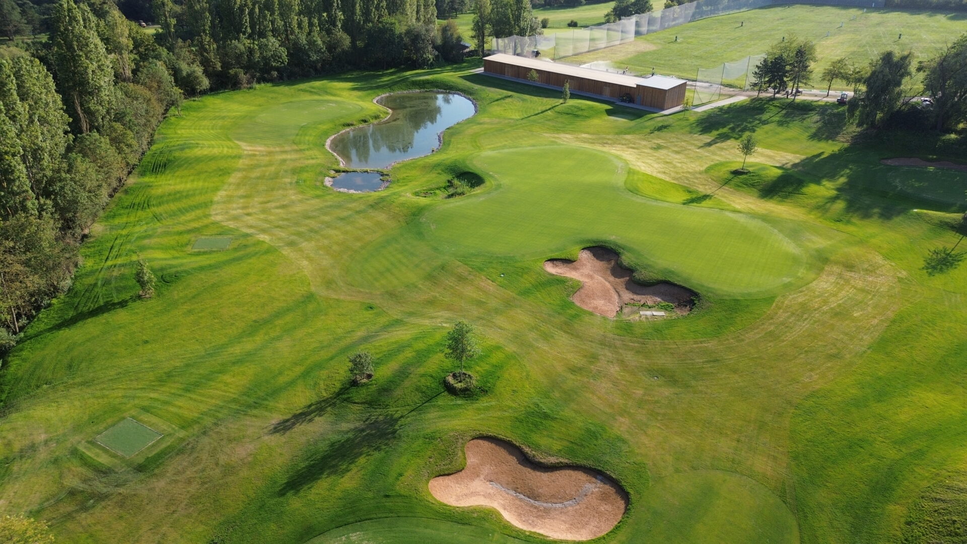 Luftbild von Kurzplatz und Driving Range